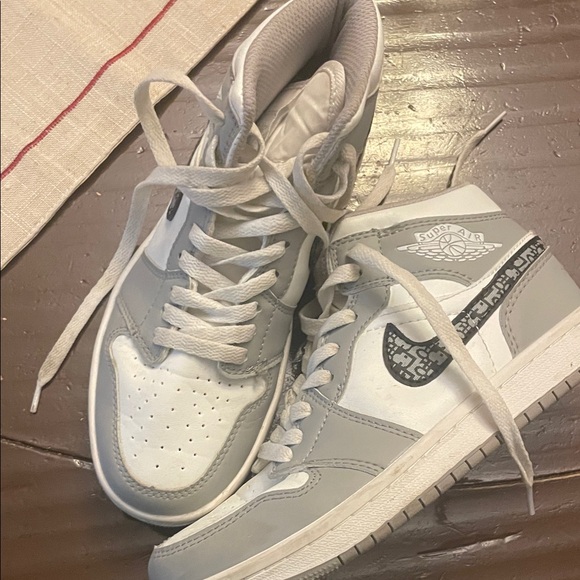 Jordan Shoes - Jordan Classic Gray and White Sneakers